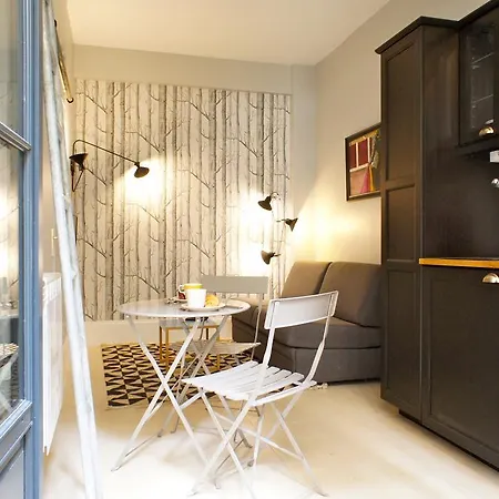 Studio At The Eiffel Tower Appartamento Parigi